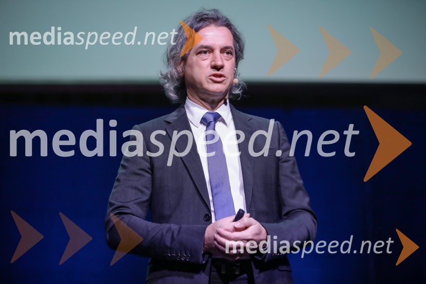 dr. Robert Golob, predsednik uprave, GEN-IGEN-I in Robert Golob, novinarska konferenca