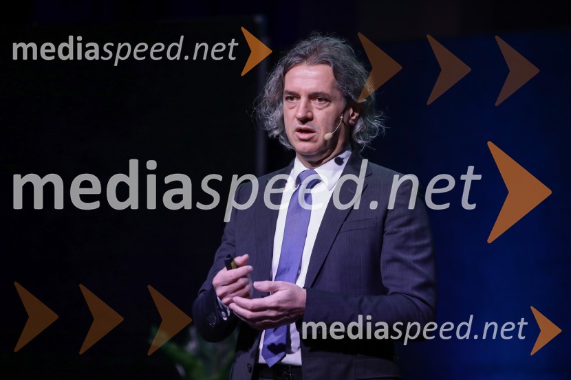 dr. Robert Golob, predsednik uprave, GEN-IGEN-I in Robert Golob, novinarska konferenca