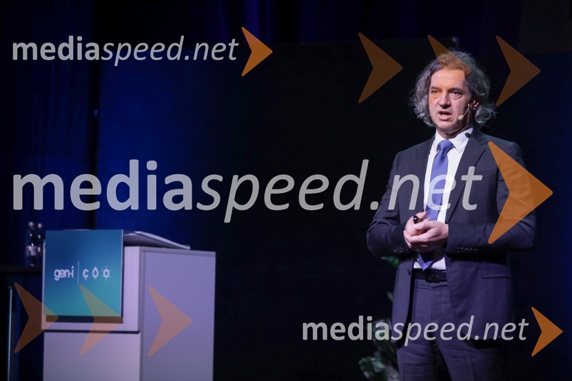 dr. Robert Golob, predsednik uprave, GEN-IGEN-I in Robert Golob, novinarska konferenca