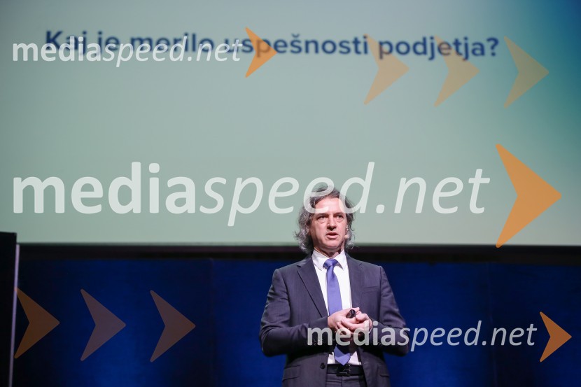 dr. Robert Golob, predsednik uprave, GEN-IGEN-I in Robert Golob, novinarska konferenca