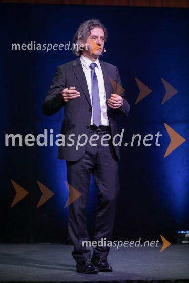 dr. Robert Golob, predsednik uprave, GEN-IGEN-I in Robert Golob, novinarska konferenca