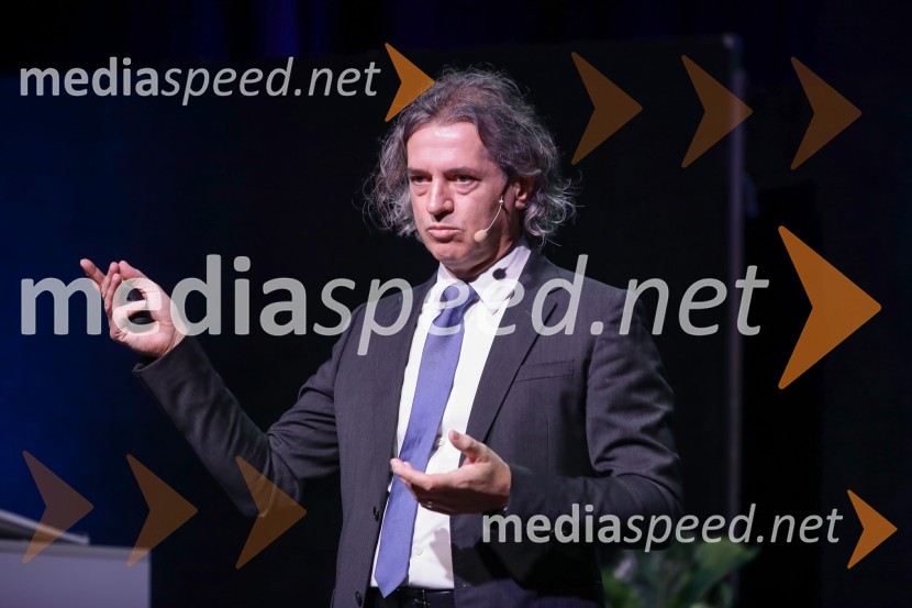 dr. Robert Golob, predsednik uprave, GEN-IGEN-I in Robert Golob, novinarska konferenca