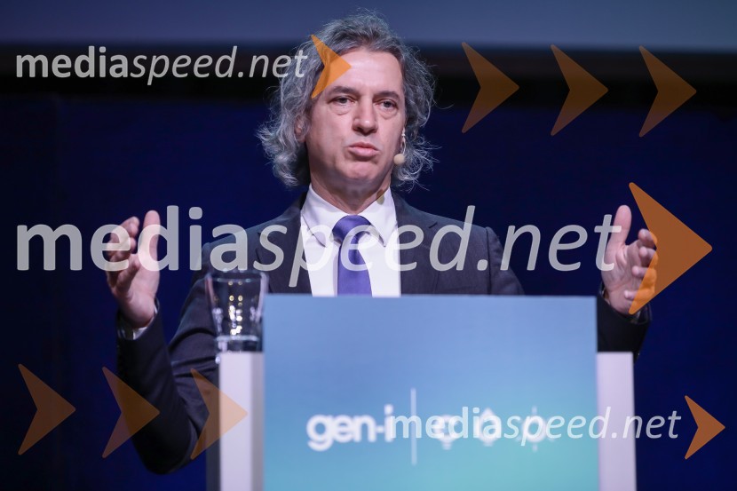 dr. Robert Golob, predsednik uprave, GEN-IGEN-I in Robert Golob, novinarska konferenca