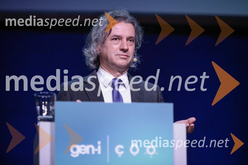 dr. Robert Golob, predsednik uprave, GEN-IGEN-I in Robert Golob, novinarska konferenca