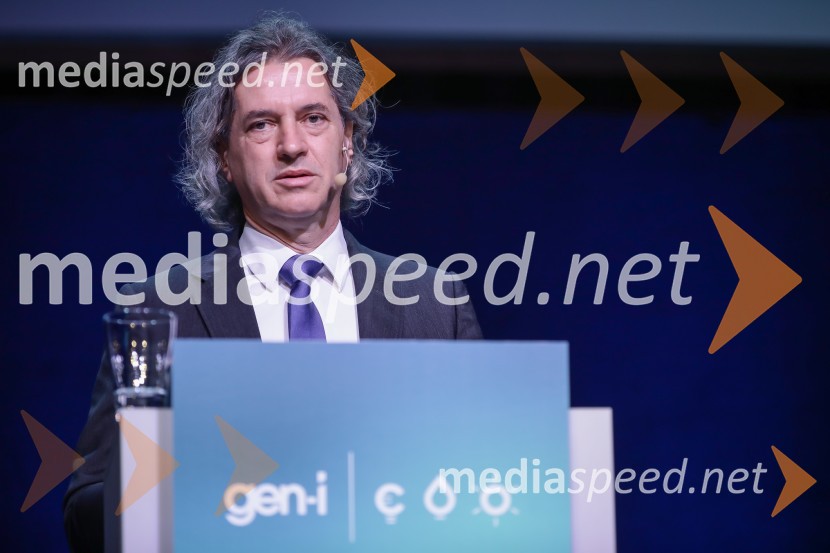 dr. Robert Golob, predsednik uprave, GEN-IGEN-I in Robert Golob, novinarska konferenca