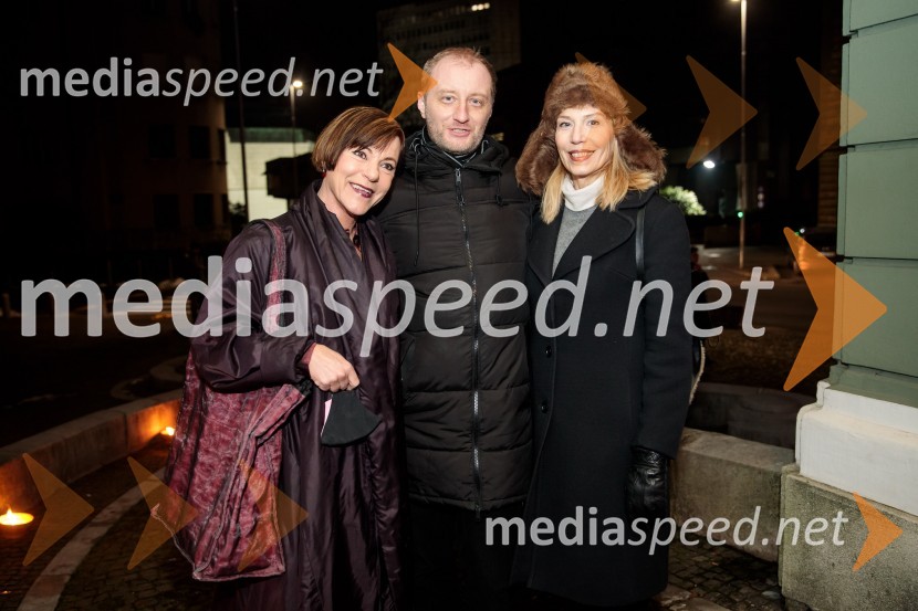  Maja Blagovič, igralka;  Alen Jelen, režiser, dramaturg, umetniški vodja, igralec;  Vilma Štritof, dramaturginja, predsednica žirije za Grumovo nagradoParty, premiera v SNG Drama Ljubljana