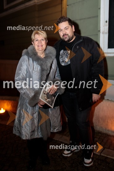  Irena  Butoln, germanistka;  Nejc Simšič, novinarParty, premiera v SNG Drama Ljubljana