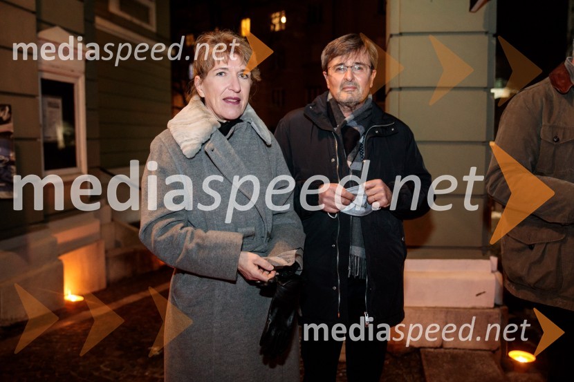  Vesna Jurca Tadel, v.d. ravnateljice SNG Drama Ljubljana;  Janoš Kern, direktor Imago SloveniaeParty, premiera v SNG Drama Ljubljana