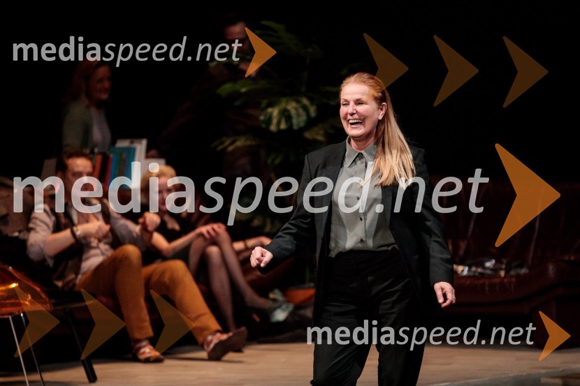 Zvezdana  Mlakar, igralkaParty, premiera v SNG Drama Ljubljana