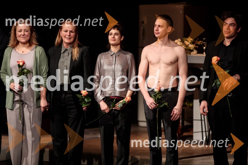  Nataša Barbara Gračner, igralka;  Zvezdana  Mlakar, igralka;  Saša Pavlin Stošić, igralka;  Timon Šturbej, igralec;  Mark Požlep, scenarist, umetnikParty, premiera v SNG Drama Ljubljana