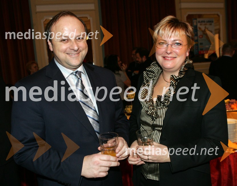 Milan in Nada Jarc, lastnika podjetja Avto Jarc d.o.o. Maribor
(županov sprejem v Narodnem domu in Vinagovi kleti)42. Zlata lisica