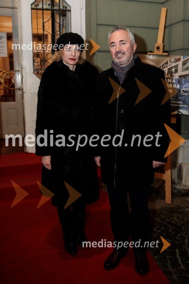  Hermina Kovačič, strokovnjakinja za komuniciranje;  Bojan Kuhar, pomočnik direktorice, Narodna galerijaParty, premiera v SNG Drama Ljubljana