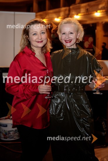  Nataša Barbara Gračner, igralka;  Polona  Juh, igralkaParty, premiera v SNG Drama Ljubljana