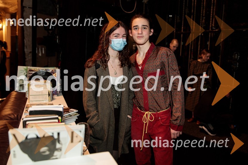  ... ;  Voranc Mandić, igralecParty, premiera v SNG Drama Ljubljana