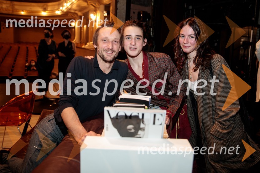  Marko  Mandić, igralec;  Voranc Mandić, igralec;  ... Party, premiera v SNG Drama Ljubljana