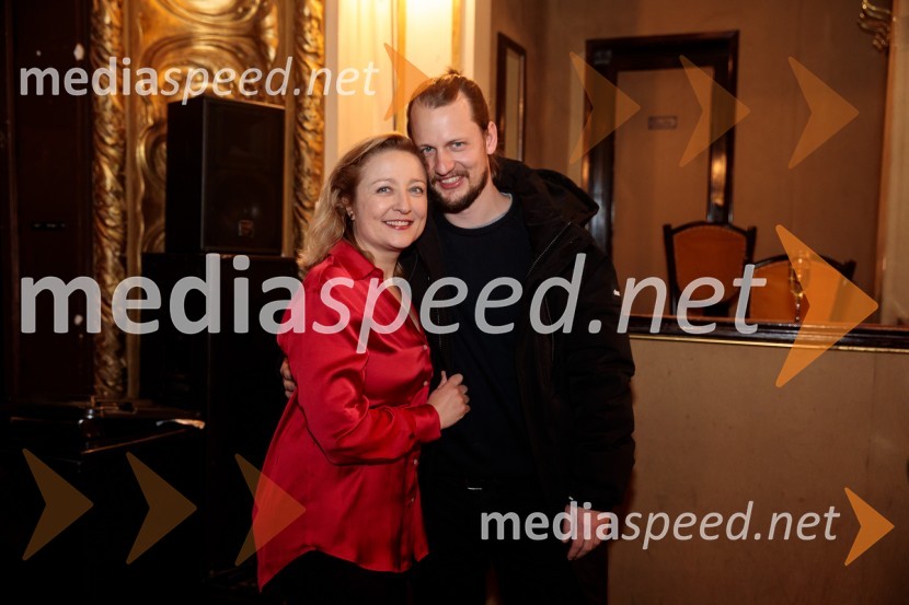  Nataša Barbara Gračner, igralka;  Jernej Gašperin, igralecParty, premiera v SNG Drama Ljubljana