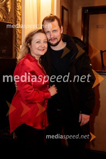  Nataša Barbara Gračner, igralka;  Jernej Gašperin, igralecParty, premiera v SNG Drama Ljubljana