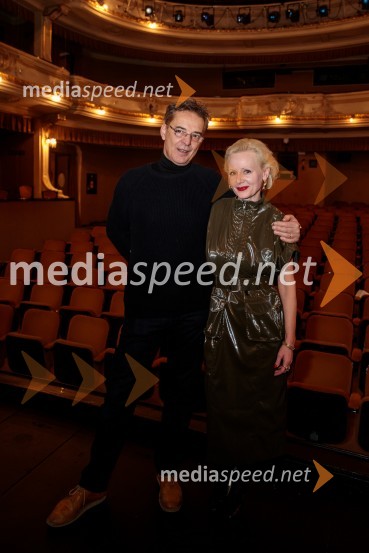   Igor  Samobor, igralec;  Polona  Juh, igralkaParty, premiera v SNG Drama Ljubljana