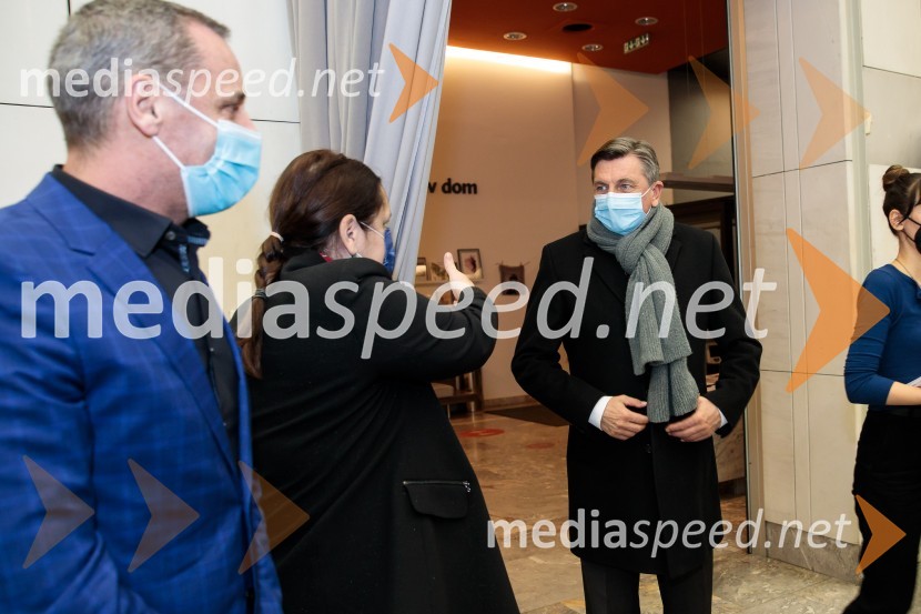  Danilo Rošker, direktor SNG Maribor;  Uršula Cetinski, generalna direktorica, Cankarjev dom;  Borut Pahor, predsednik Republike SlovenijeTo noč sem jo videl, predstava drame SNG Maribor