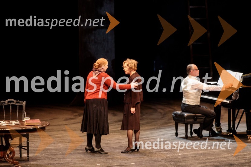  Mateja  Pucko, igralka;  Milena  Zupančič, igralkaTo noč sem jo videl, predstava drame SNG Maribor