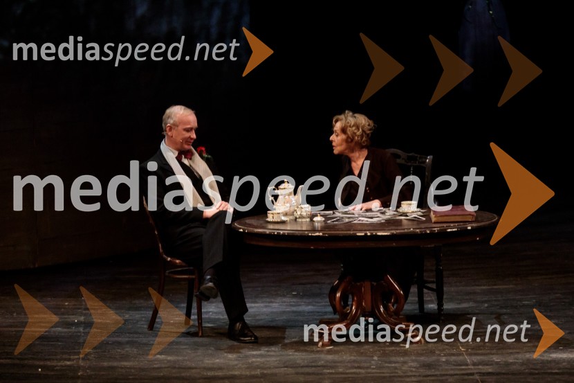  ... ;  Milena  Zupančič, igralkaTo noč sem jo videl, predstava drame SNG Maribor