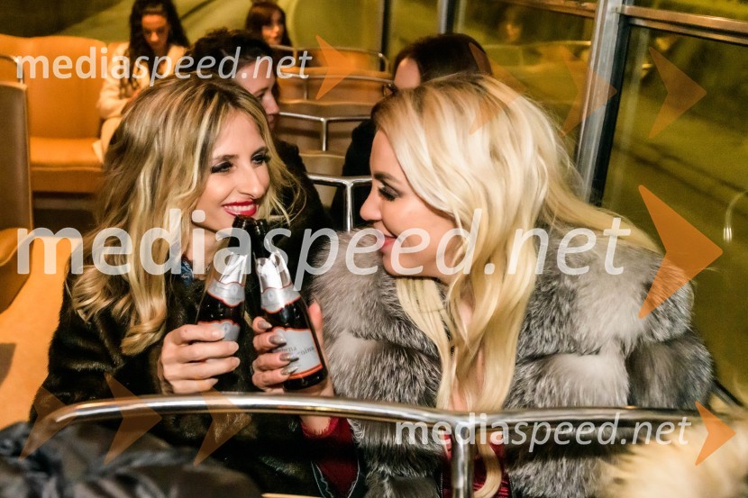  Gordana Grandošek Whiddon, plesalka, lastnica blagovne znamke GGW;  Carmen OsovnikarVražje dame na potepu v Radgonskih goricah