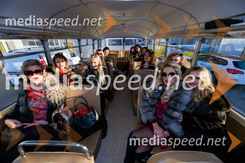 Ekipa punc v avtobusu letnik 1960- Lastnik Avto Obrovnik- Maribor in organizator dogodka Vesna Kodric- Podaljševanje las in Radgonske GoriceVražje dame na potepu v Radgonskih goricah