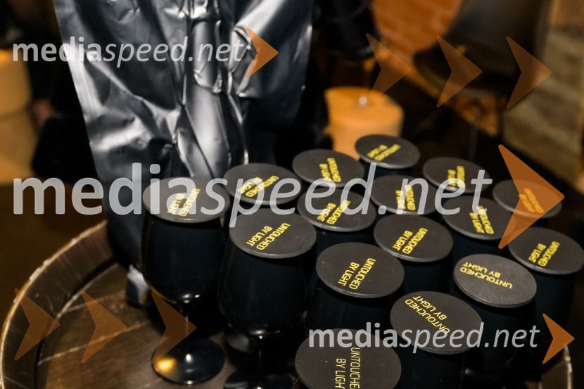 Un tocht by light- Radgonske Gorice, penina, ki je nastala v popolni temiVražje dame na potepu v Radgonskih goricah