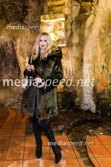  Gordana Grandošek Whiddon, plesalka, lastnica blagovne znamke GGWVražje dame na potepu v Radgonskih goricah