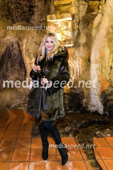  Gordana Grandošek Whiddon, plesalka, lastnica blagovne znamke GGWVražje dame na potepu v Radgonskih goricah