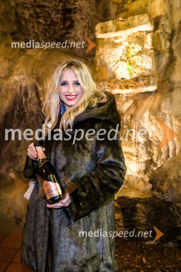  Gordana Grandošek Whiddon, plesalka, lastnica blagovne znamke GGWVražje dame na potepu v Radgonskih goricah