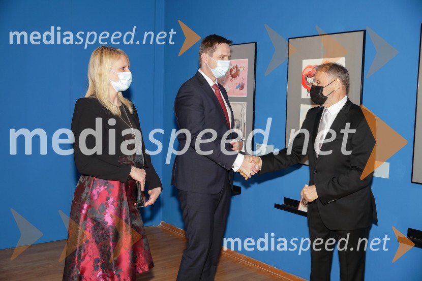  Nataša Vrečar Zorčič, odvetnica;  Igor Zorčič, predsednik odbora Državnega zbora RS za infrastrukturo, okolje in prostor; dr. Jožef Muhovič, predsednik Upravnega odbora Prešernovega skladaPodelitev Prešernovih nagrad 2022
