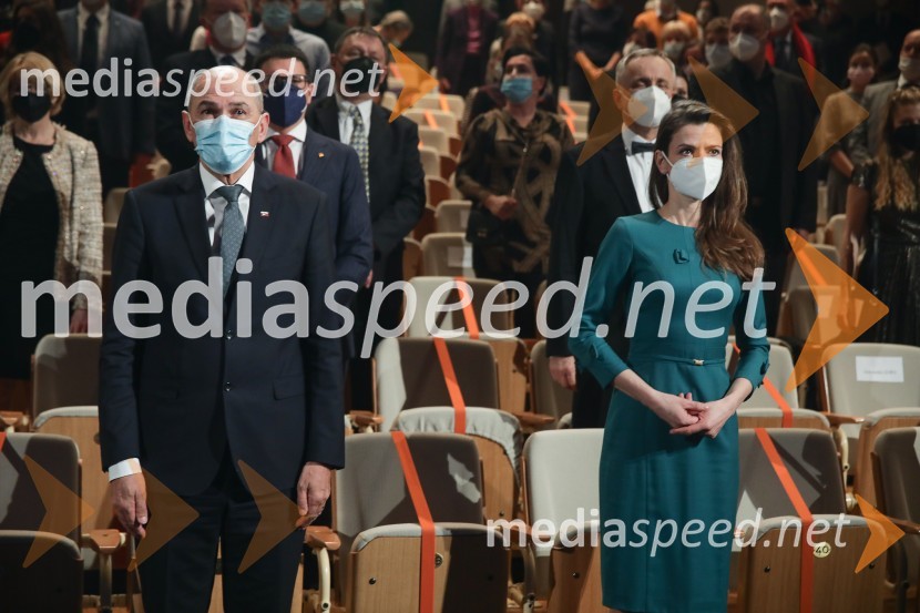  Janez Janša, predsednik vlade RS;  Urška Bačovnik Janša, zdravnica, soproga Janeza JanšePodelitev Prešernovih nagrad 2022