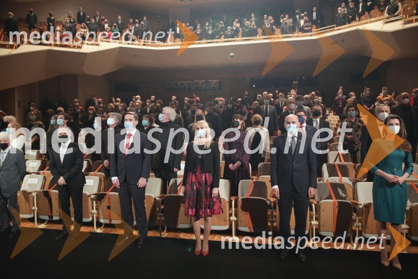 dr. Jožef Muhovič, predsednik Upravnega odbora Prešernovega sklada;  Igor Zorčič, predsednik odbora Državnega zbora RS za infrastrukturo, okolje in prostor;  Nataša Vrečar Zorčič, odvetnica;  Janez Janša, predsednik vlade RS;  Urška Bačovnik Janša, zdravnica, soproga Janeza JanšePodelitev Prešernovih nagrad 2022