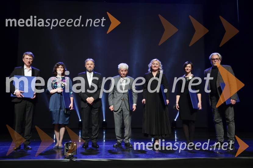  Damijan Močnik, skladatelj;  Anja Štefan, pisateljica; dr. Jožef Muhovič, predsednik Upravnega odbora Prešernovega sklada; dr. Kajetan Gantar, akademik;  Andreja Zakonjšek Krt, sopranistka;  Špela Čadež, režiserka;  Dušan Kirbiš, slikarPodelitev Prešernovih nagrad 2022