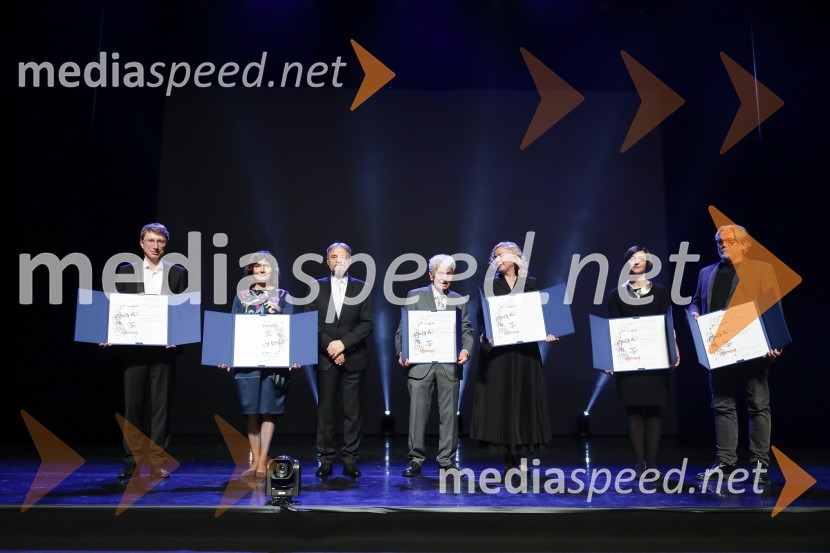  Damijan Močnik, skladatelj;  Anja Štefan, pisateljica; dr. Jožef Muhovič, predsednik Upravnega odbora Prešernovega sklada; dr. Kajetan Gantar, akademik;  Andreja Zakonjšek Krt, sopranistka;  Špela Čadež, režiserka;  Dušan Kirbiš, slikarPodelitev Prešernovih nagrad 2022