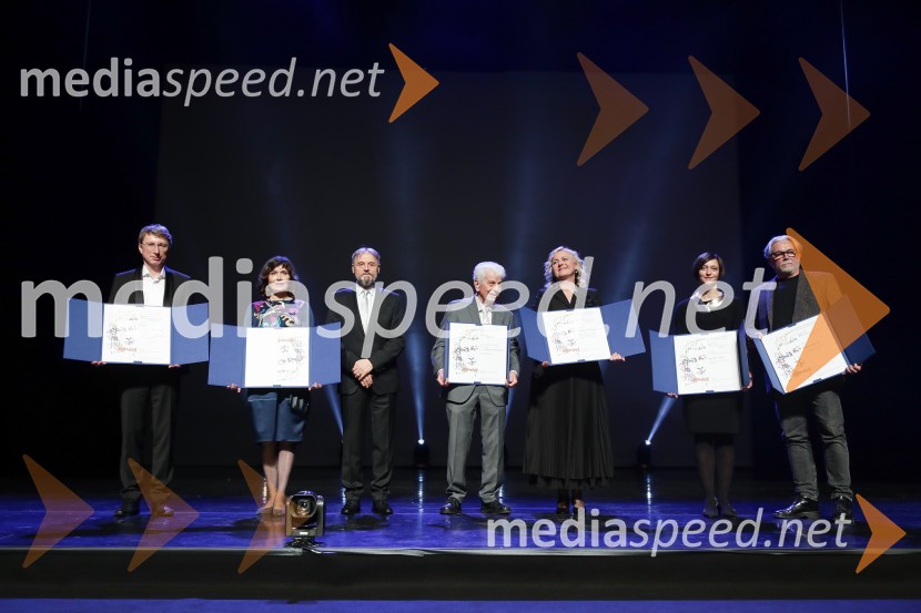  Damijan Močnik, skladatelj;  Anja Štefan, pisateljica; dr. Jožef Muhovič, predsednik Upravnega odbora Prešernovega sklada; dr. Kajetan Gantar, akademik;  Andreja Zakonjšek Krt, sopranistka;  Špela Čadež, režiserka;  Dušan Kirbiš, slikarPodelitev Prešernovih nagrad 2022