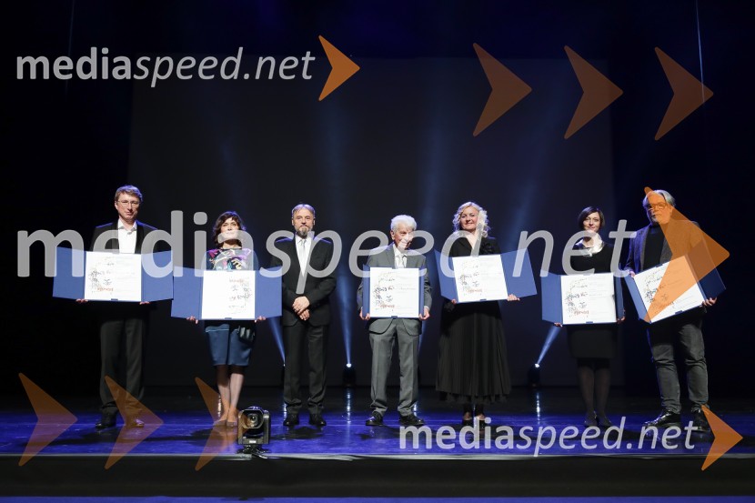  Damijan Močnik, skladatelj;  Anja Štefan, pisateljica; dr. Jožef Muhovič, predsednik Upravnega odbora Prešernovega sklada; dr. Kajetan Gantar, akademik;  Andreja Zakonjšek Krt, sopranistka;  Špela Čadež, režiserka;  Dušan Kirbiš, slikarPodelitev Prešernovih nagrad 2022