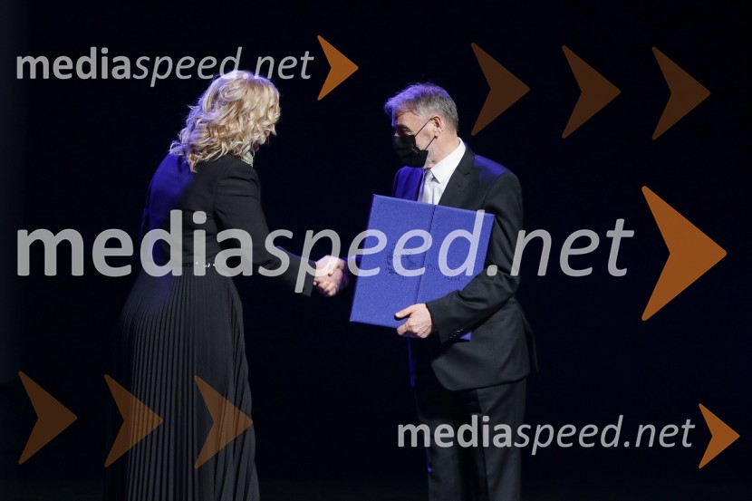  Andreja Zakonjšek Krt, sopranistka; dr. Jožef Muhovič, predsednik Upravnega odbora Prešernovega skladaPodelitev Prešernovih nagrad 2022