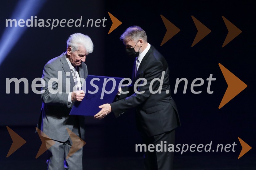 dr. Kajetan Gantar, akademik; dr. Jožef Muhovič, predsednik Upravnega odbora Prešernovega skladaPodelitev Prešernovih nagrad 2022