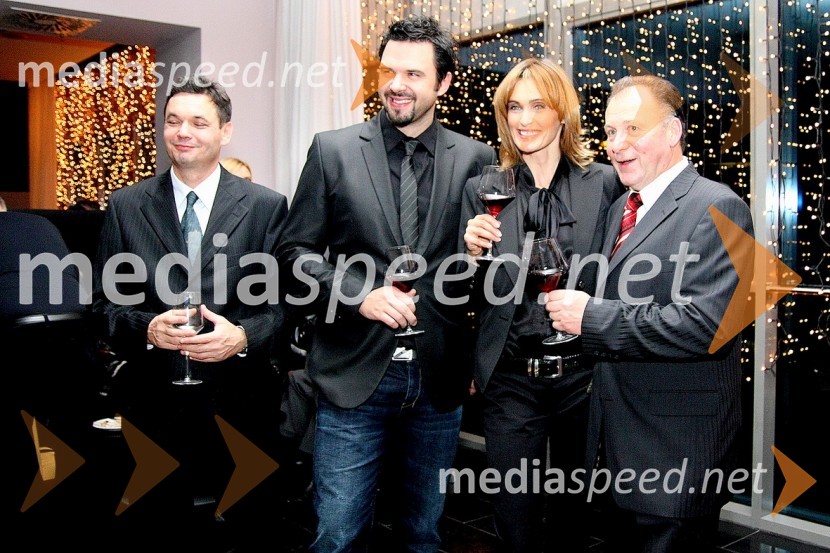 ..., Petar Grašo, pevec, Bernarda Marovt, nekdanja manekenka in Anton Turnšek, direktor Tovarne nogavic PolzelaPolzela, modna revija