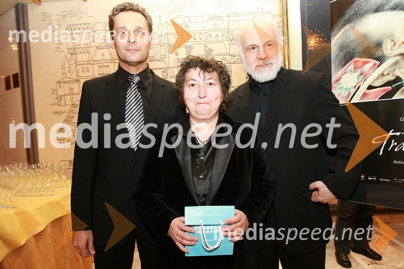 Danilo Rošker, direktor SNG Maribor, Dragica Petrovič, režiserka in producentka ter Dimitrije Popović, oblikovalec plakata za opero La TraviataLa Traviata, premiera opere v SNG Maribor