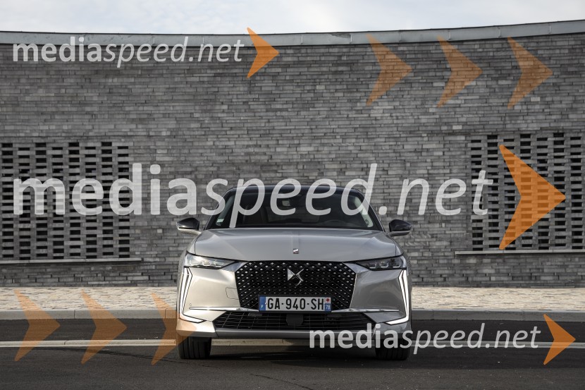 DS 4, slovenska predstavitev