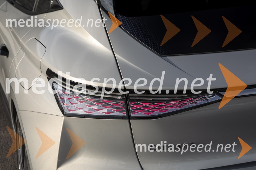 DS 4, slovenska predstavitev