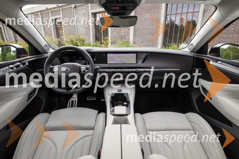 DS 4, slovenska predstavitev