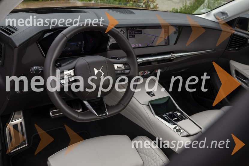 DS 4, slovenska predstavitev