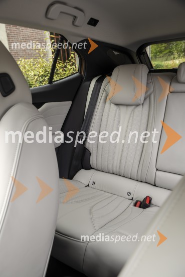 DS 4, slovenska predstavitev