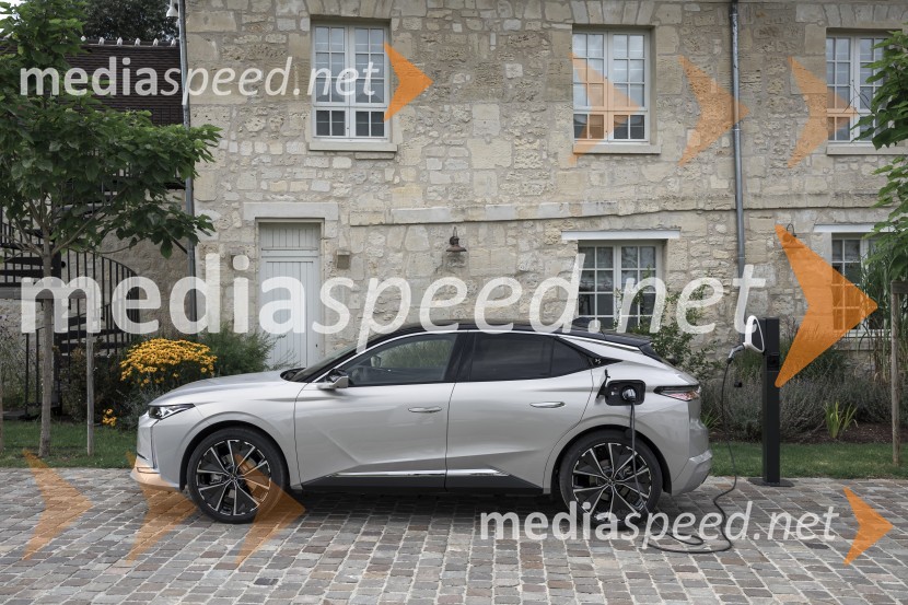 DS 4, slovenska predstavitev