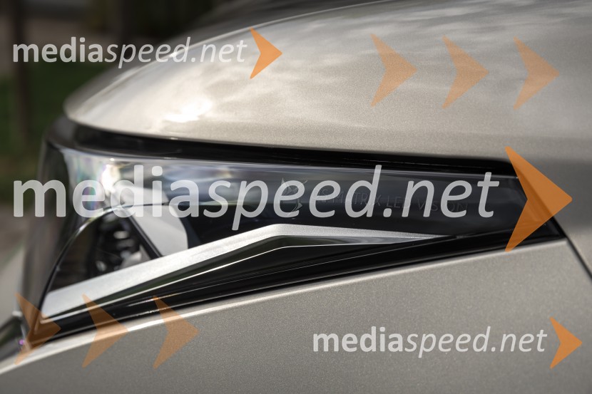 DS 4, slovenska predstavitev