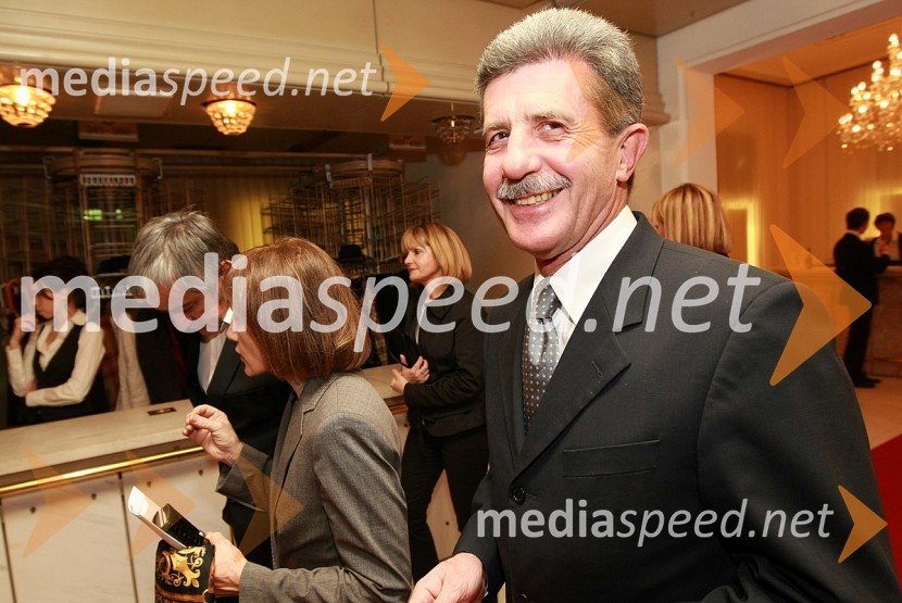 Drago Cotar, predsednik uprave Zavarovalnice MariborLa Traviata, premiera opere v SNG Maribor